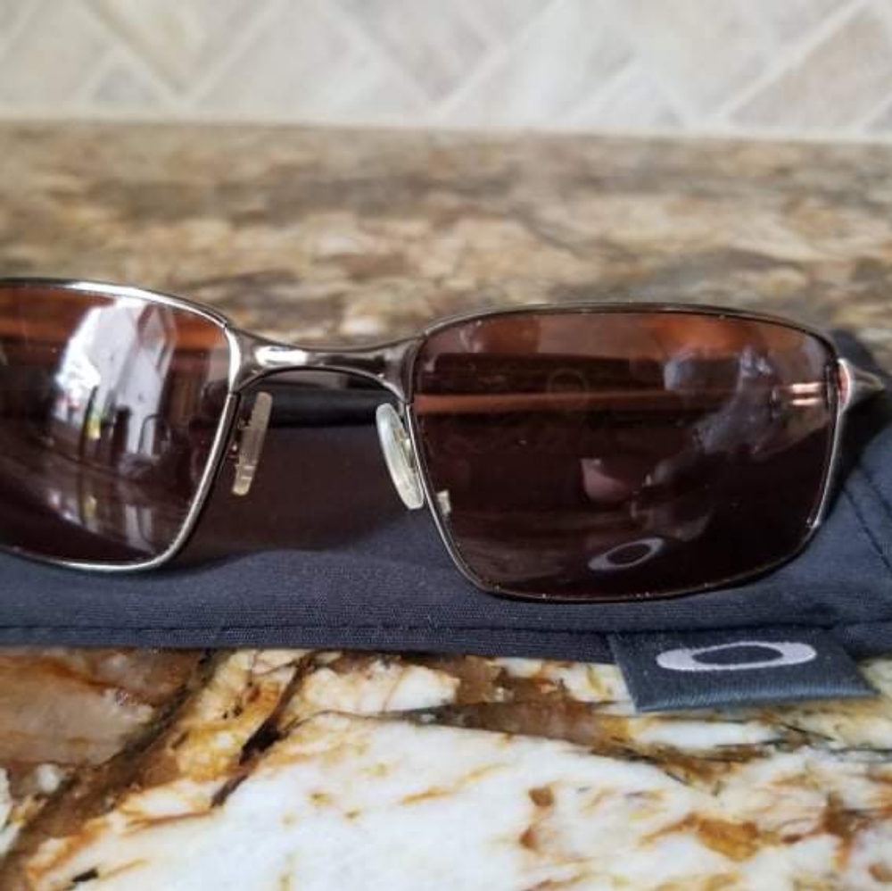 AUTHENTIC OAKLEY SQUARE WIRE SUNGLASSES